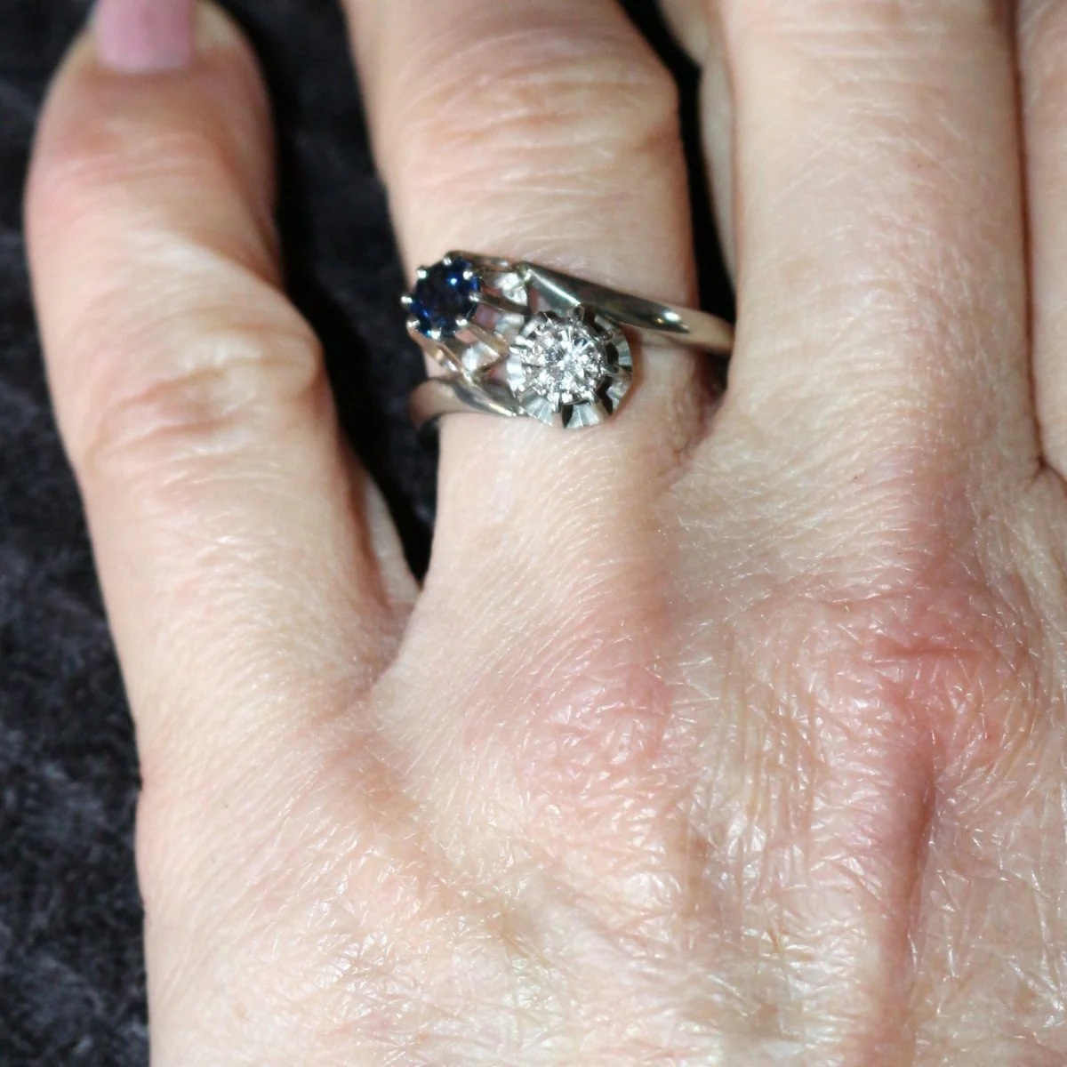 Bague Toi Et Moi  en or gris, saphir et diamant - Image 2