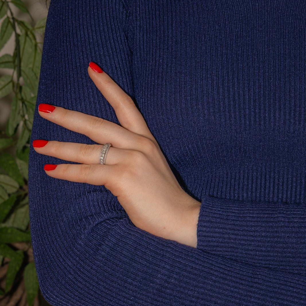Bague Bandeau en or blanc et diamants - Image 2