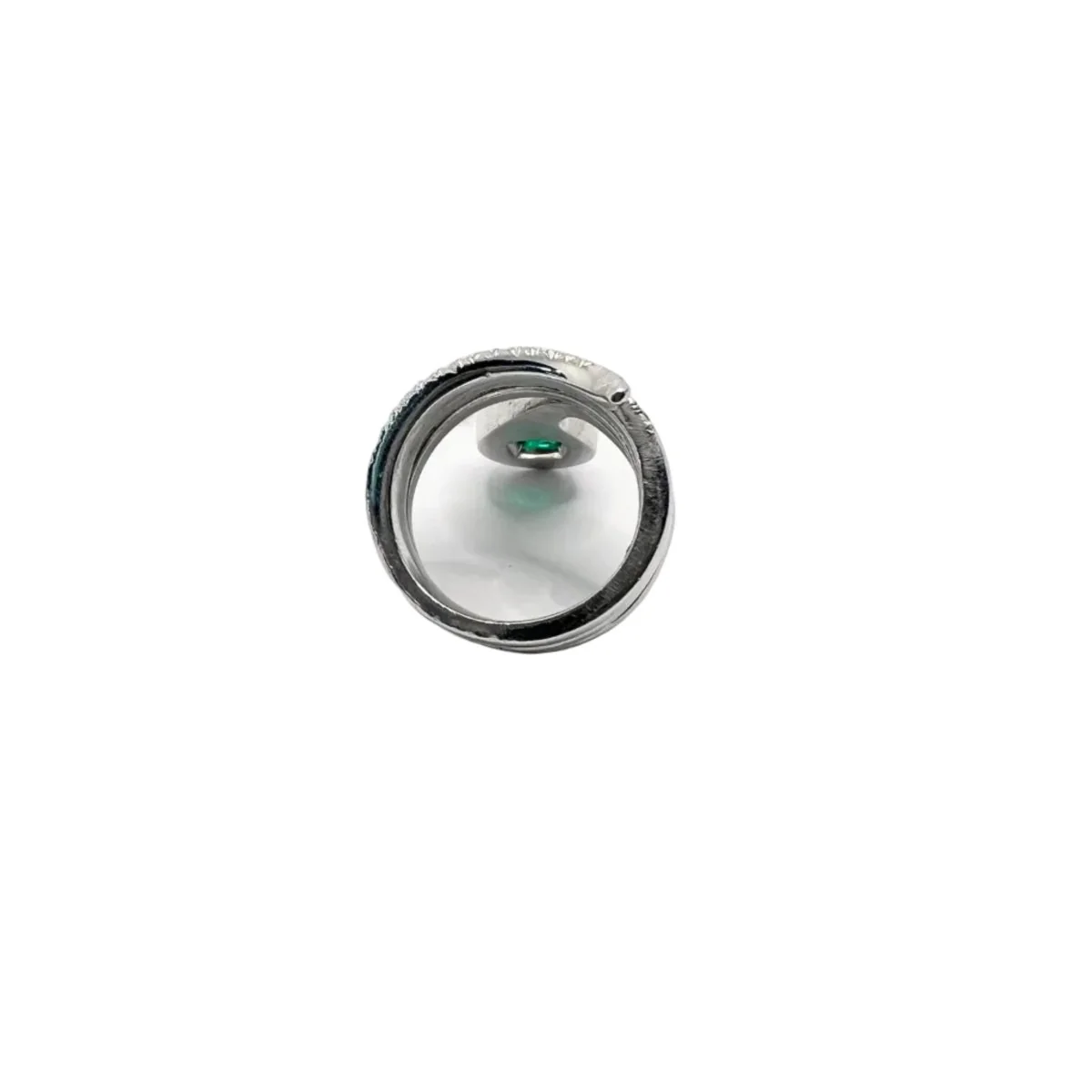 Bague Pavée en or blanc, rubis, émeraude et diamants - Image 3