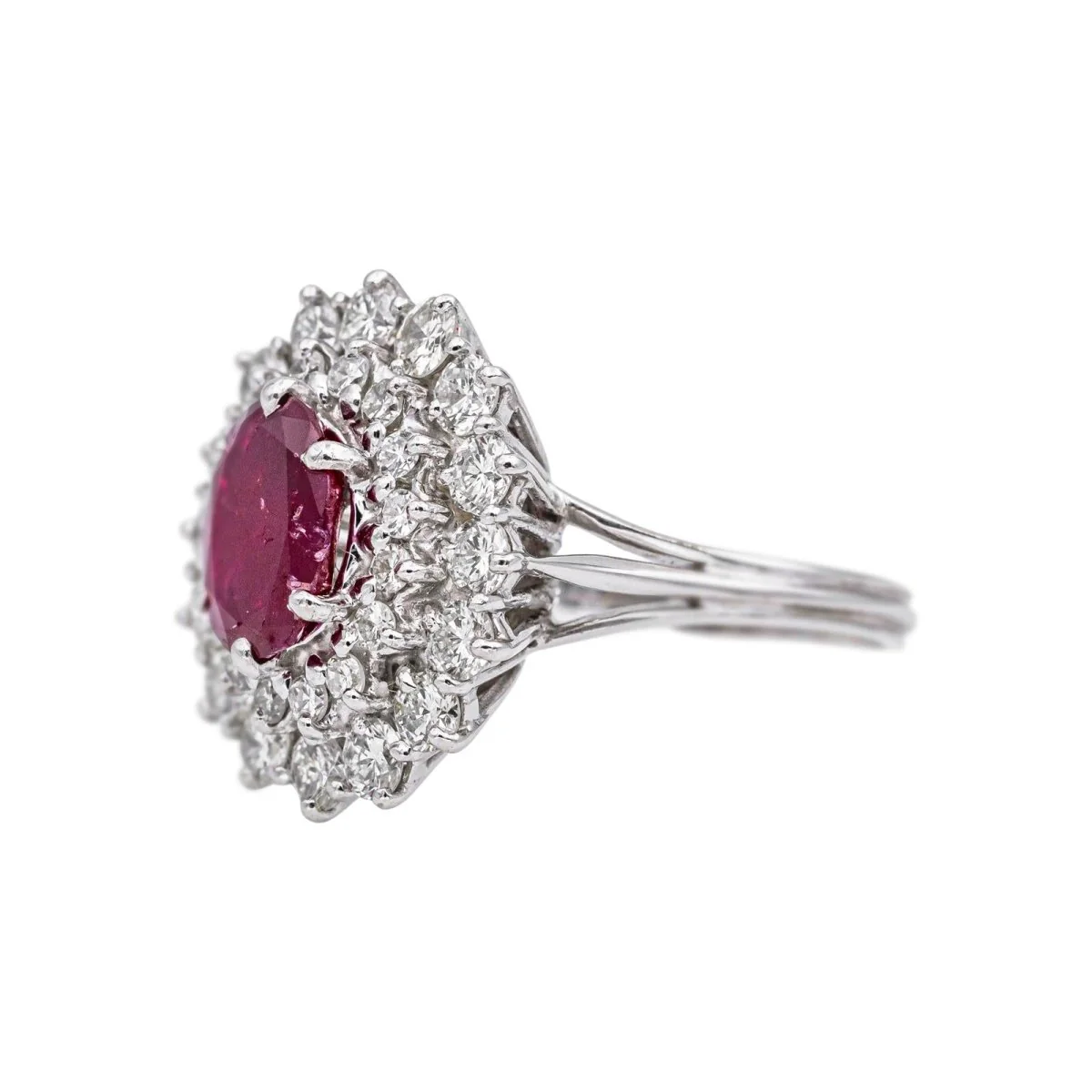 Bague Entourage en or blanc, rubis et diamants - Image 4
