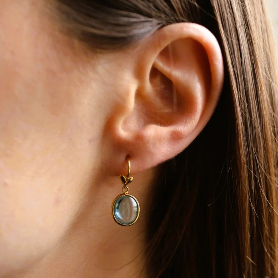 Boucles d'oreilles Pendantes TIFFANY & CO "Olive Leaf", en or jaune et topazes bleues - Image 2