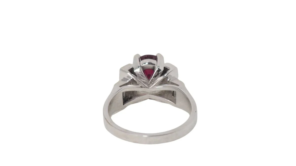Bague en or blanc rubis et diamants - Image 3