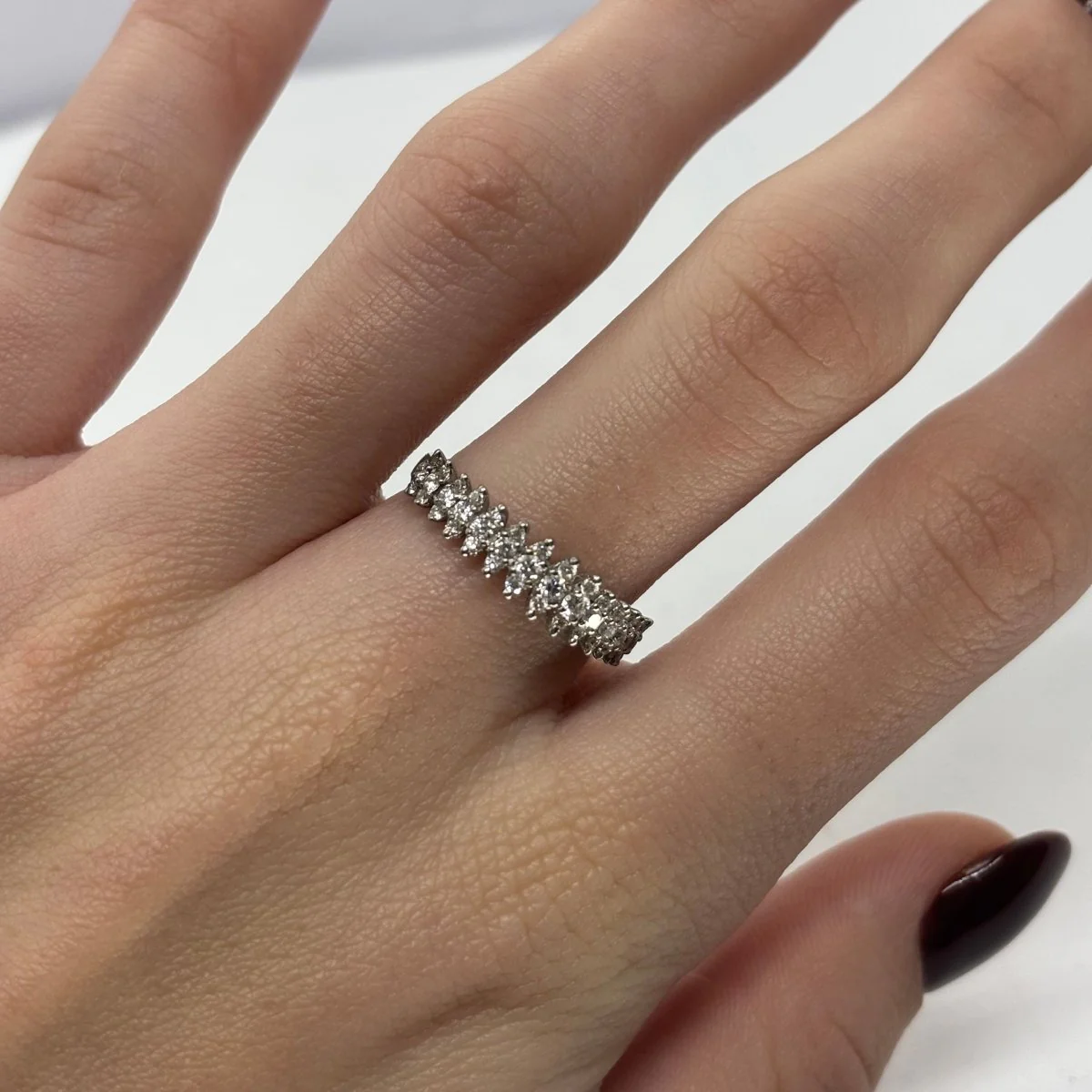 Bague Alliance en or blanc et diamant - Image 2