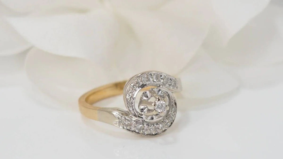 Bague en or bicolore et diamants - Image 4