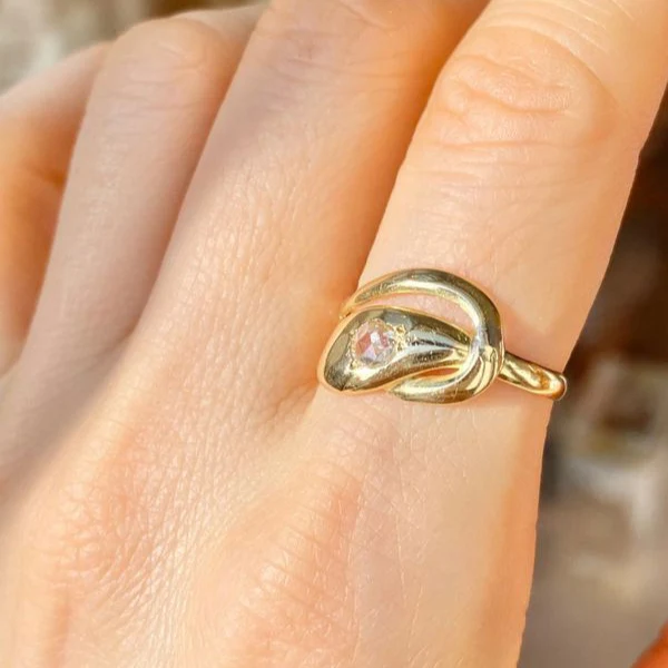 Bague en or jaune et diamant - Image 2