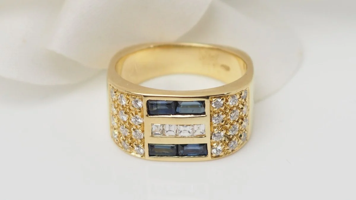 Bague en or jaune, diamants et saphirs - Image 5
