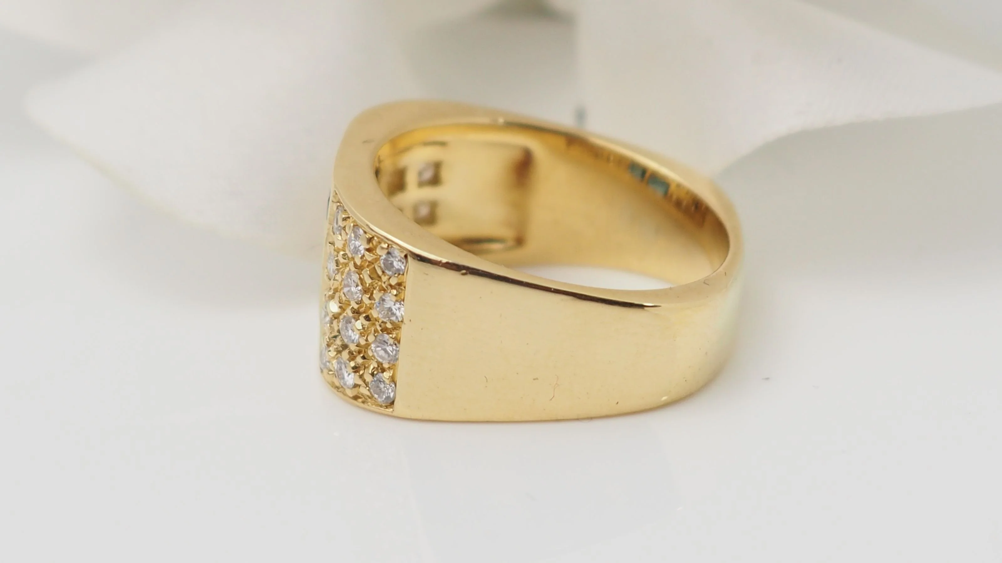 Bague en or jaune, diamants et saphirs - Image 7