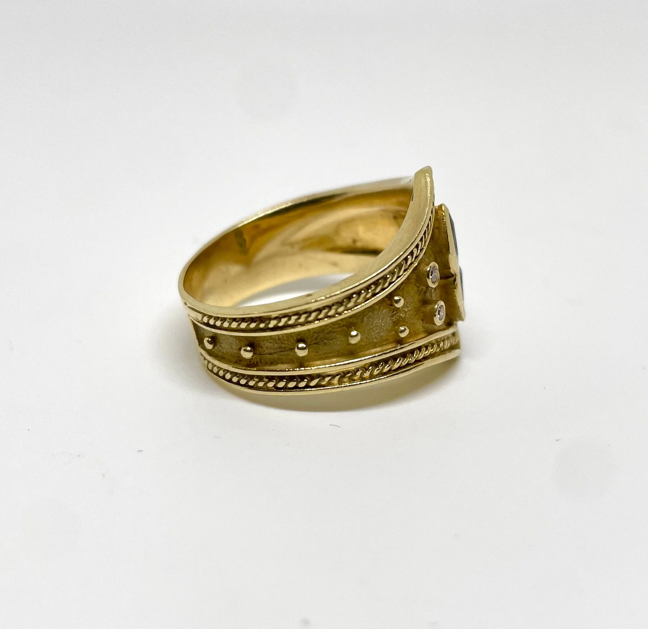 Bague byzantine en or jaune 18k saphirs et diamants - Image 2