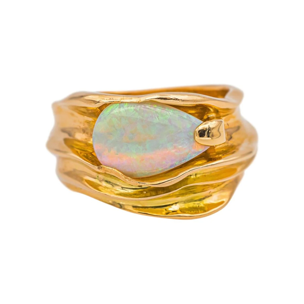 Bague en or jaune et opale
