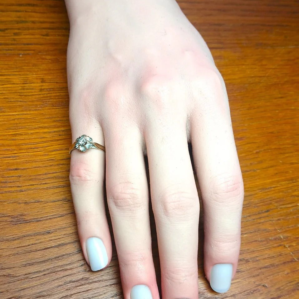Bague Solitaire en or blanc et diamant - Image 2