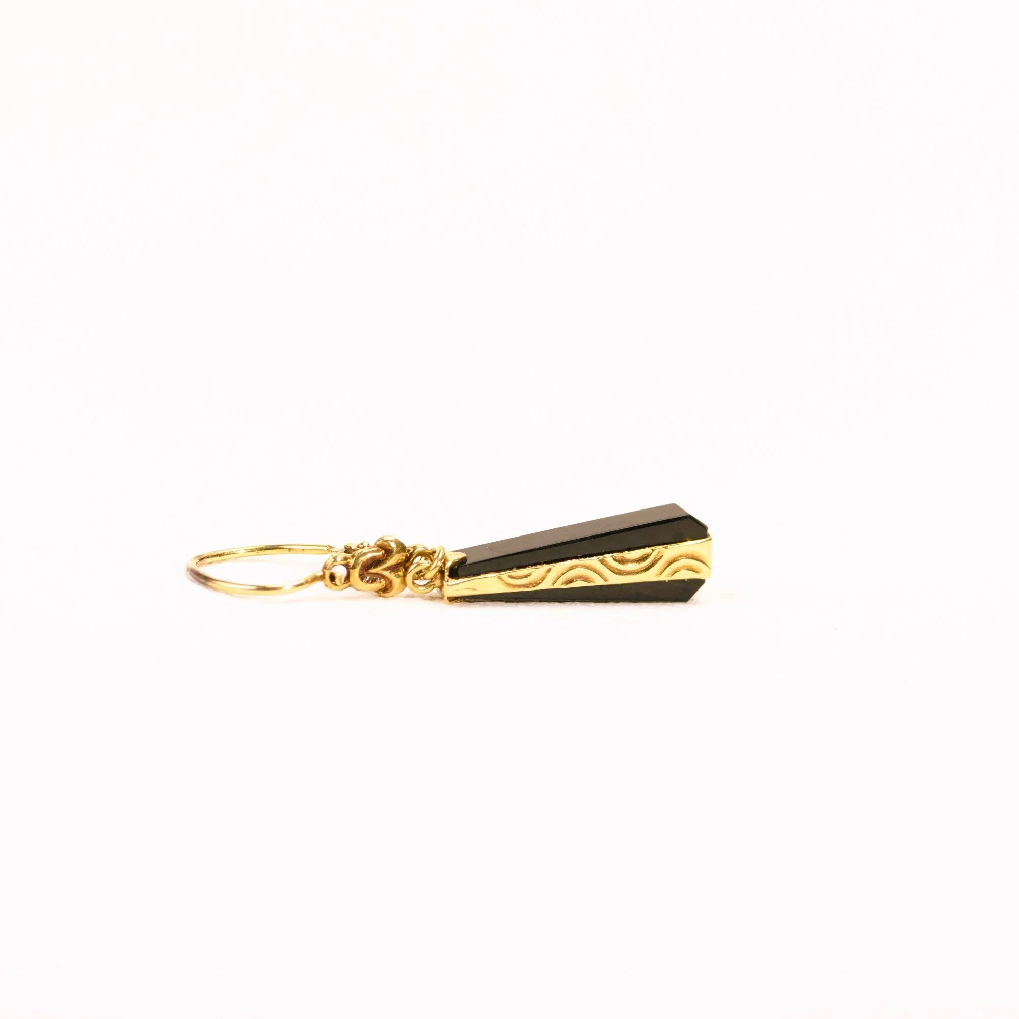 Boucles d'oreilles Dormeuses pendantes en onyx et or jaune - Image 3