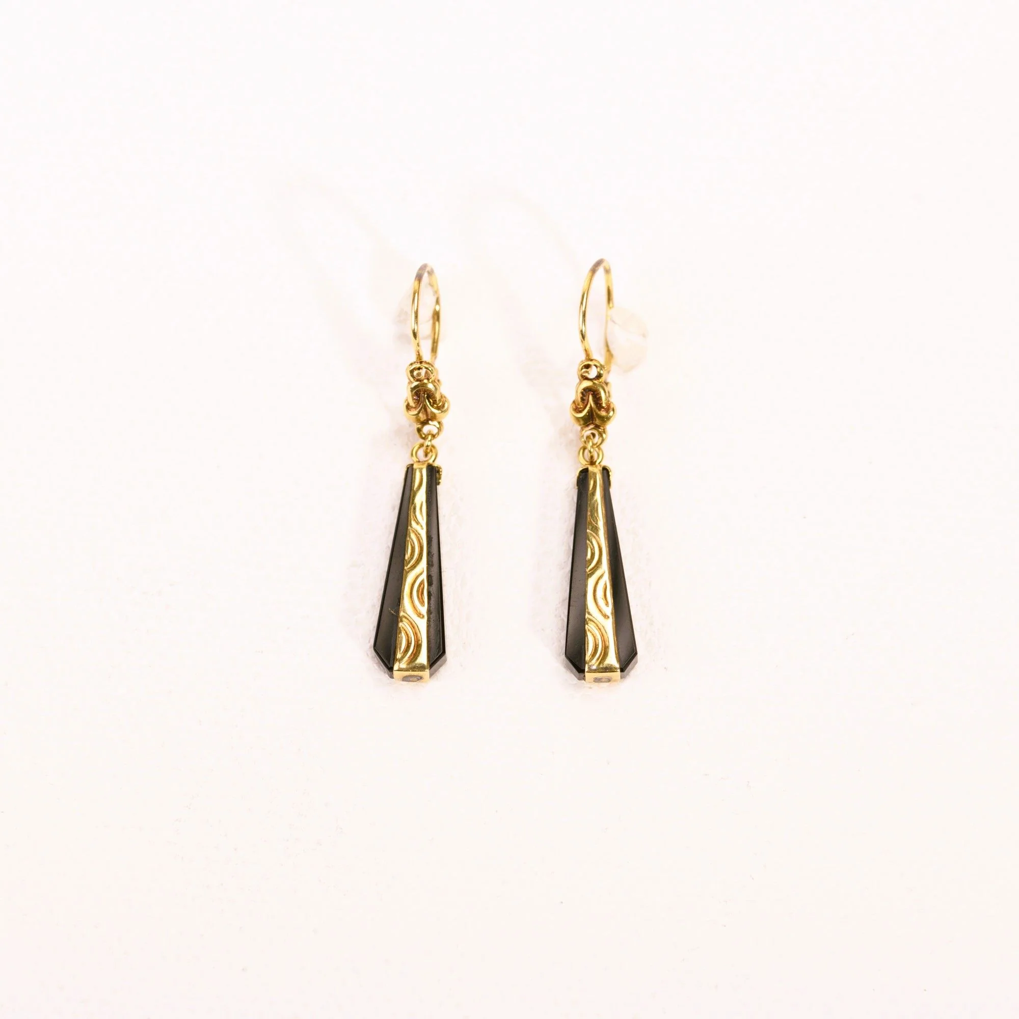 Boucles d'oreilles Dormeuses pendantes en onyx et or jaune - Image 5