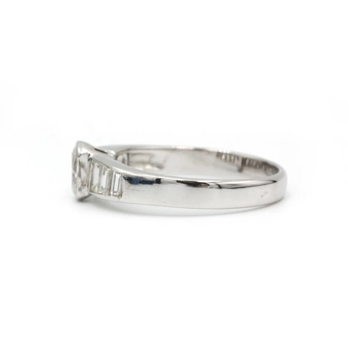 Bague Solitaire en or blanc et diamants - Image 3