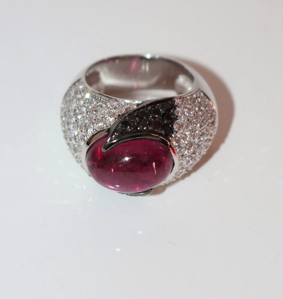 Bague Cocktail en or blanc, tourmaline et diamant - Image 3