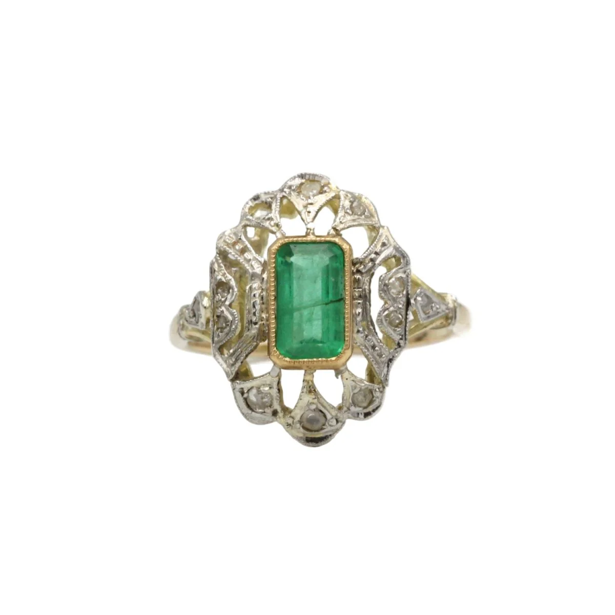 Bague en or jaune, émeraude et diamants