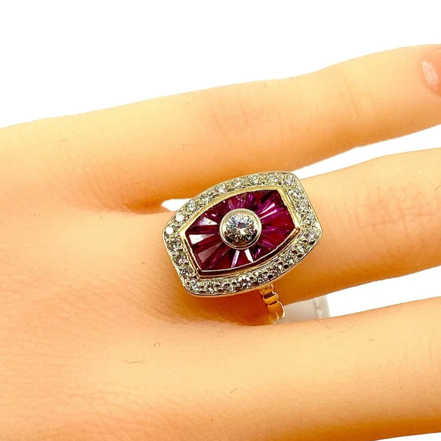 Bague en or jaune 18 carats en diamants et rubis. - Image 4