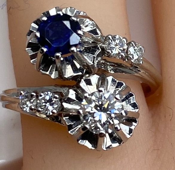 Bague en or 18 carats, toi et moi en diamants et Saphir - Image 3