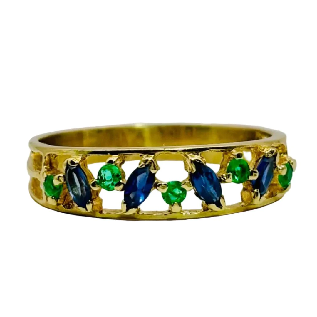 Bague en or jaune, saphirs et émeraudes