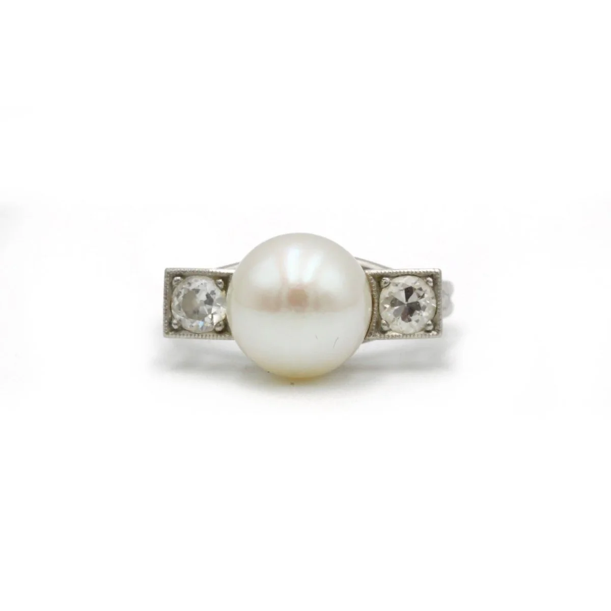 Bague Jarretière en platine, perle et diamants
