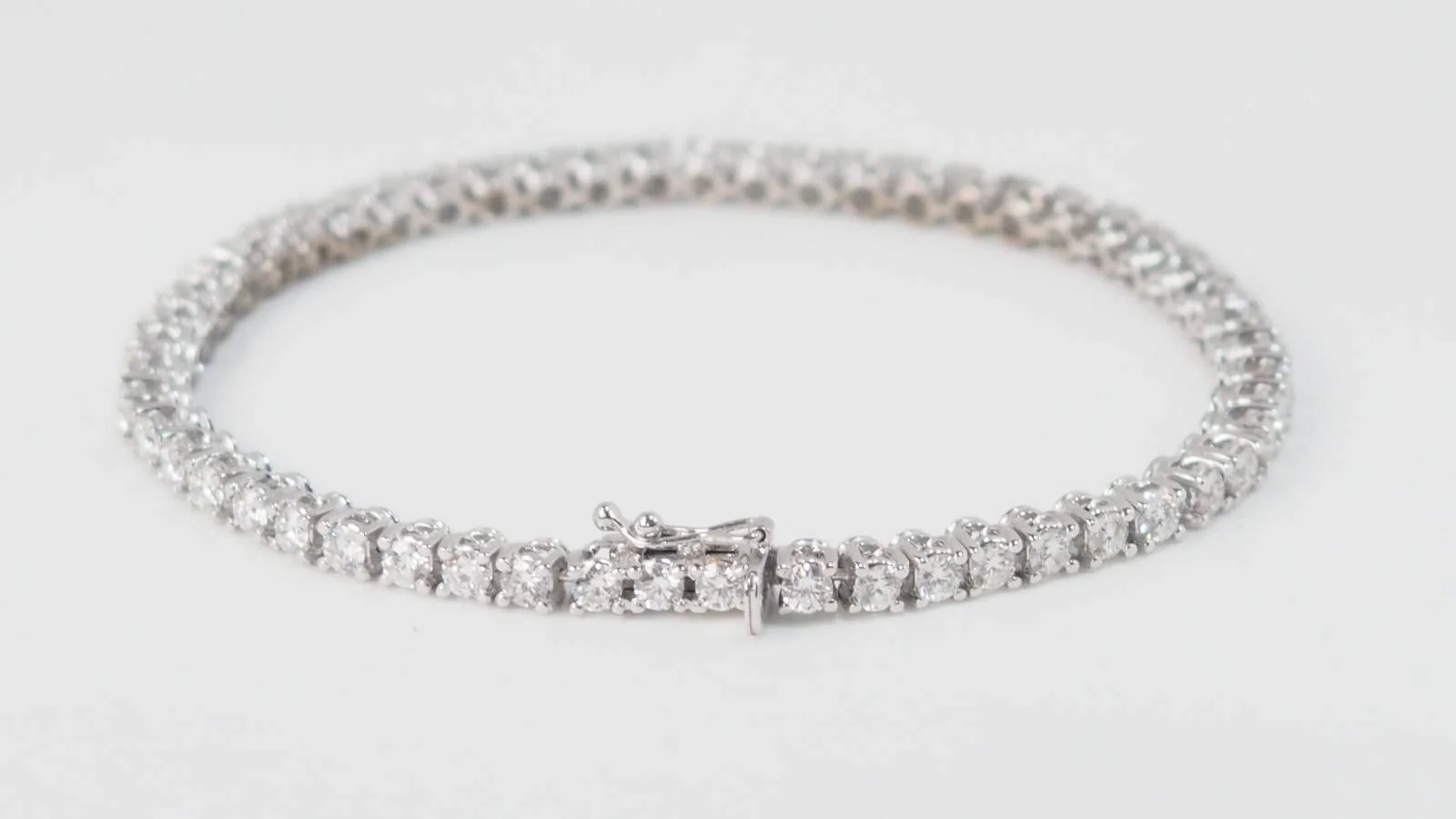 Bracelet rivière en or blanc et diamants 3,20cts - Image 4