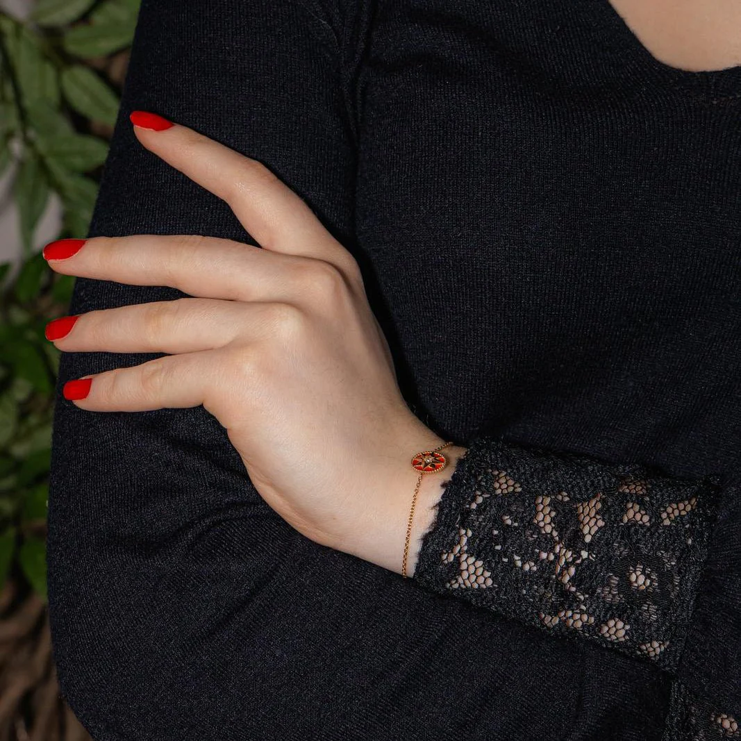 Bracelet DIOR "Rose des vents" en or rose, céramique et diamant - Image 2