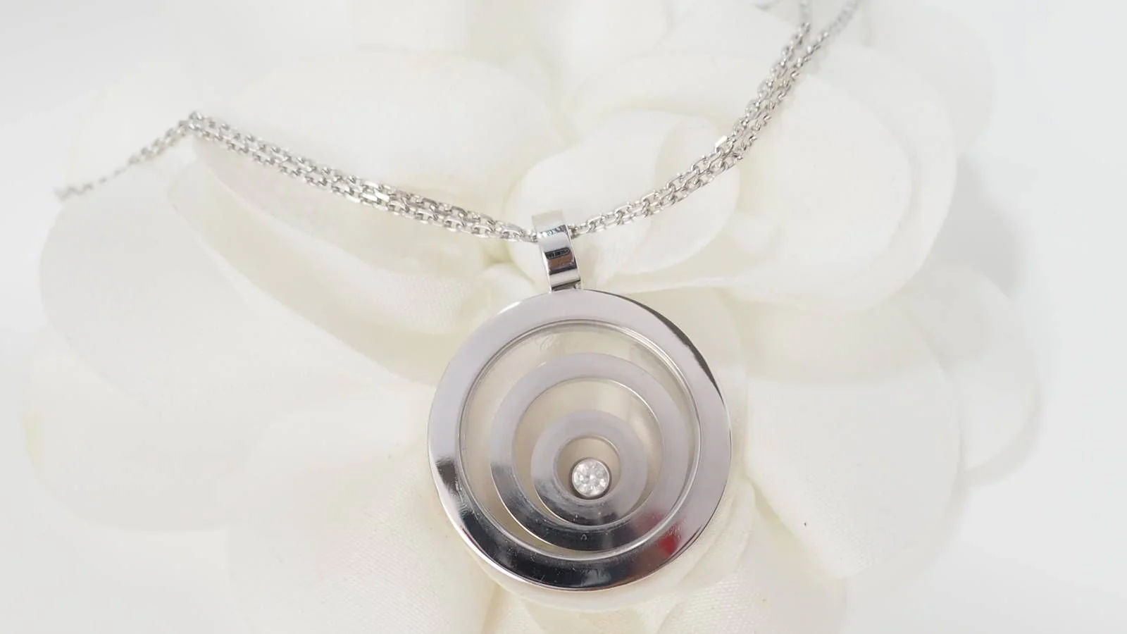 Collier Chopard Happy Spirit en or blanc et diamant - Image 4