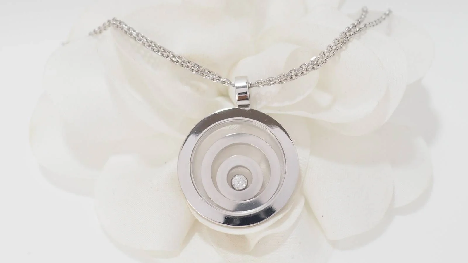 Collier Chopard Happy Spirit en or blanc et diamant - Image 5