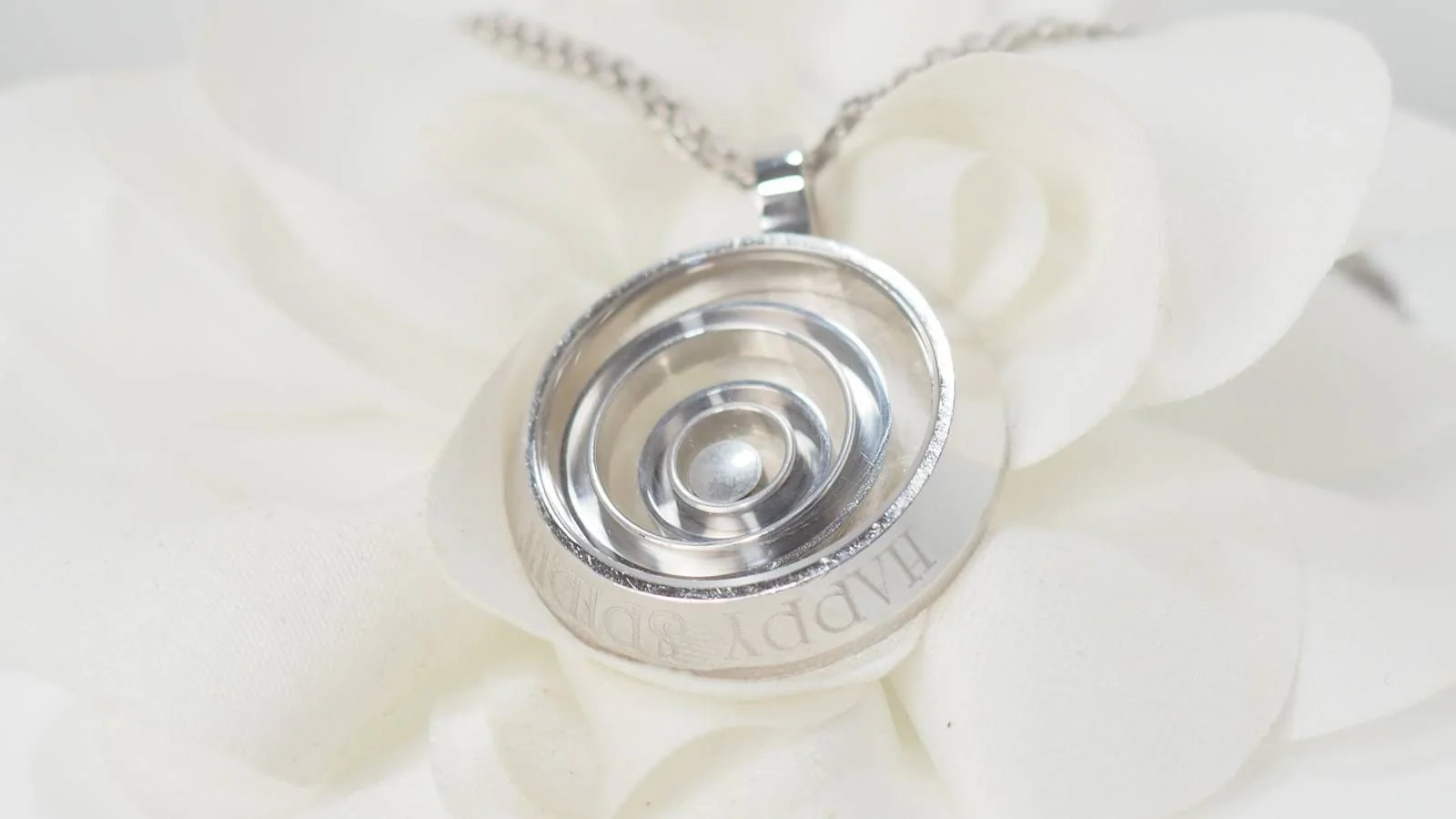 Collier Chopard Happy Spirit en or blanc et diamant - Image 8