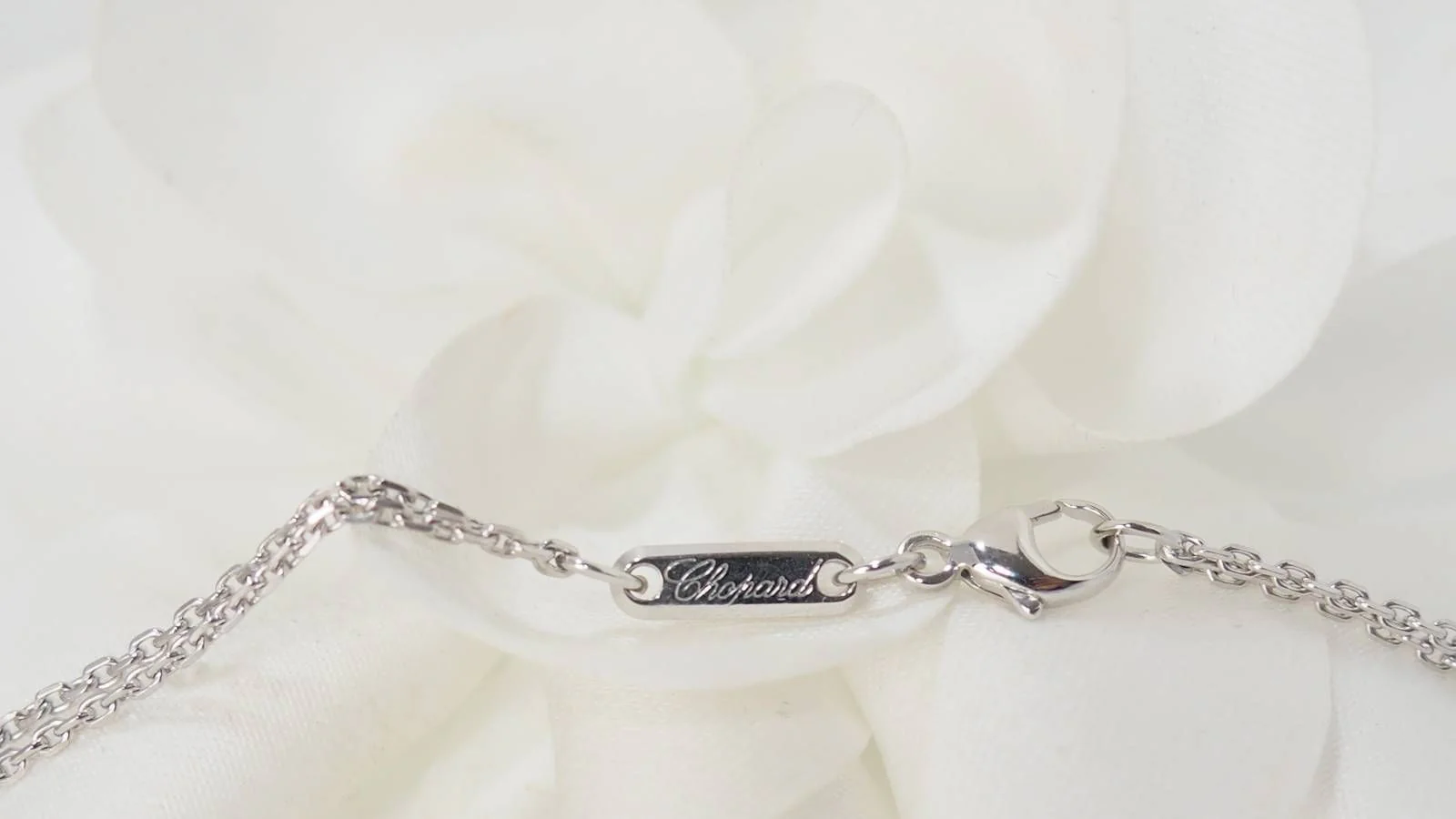 Collier Chopard Happy Spirit en or blanc et diamant - Image 9