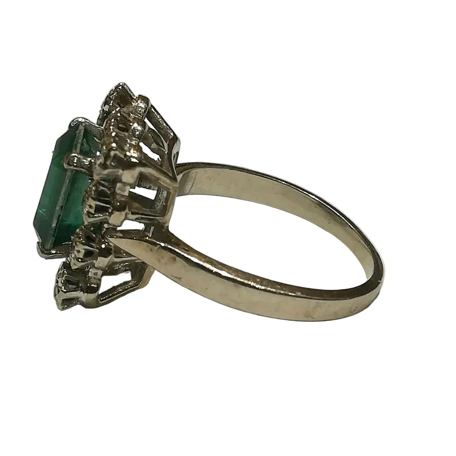 Bague Entourage en or blanc et diamants - Image 3