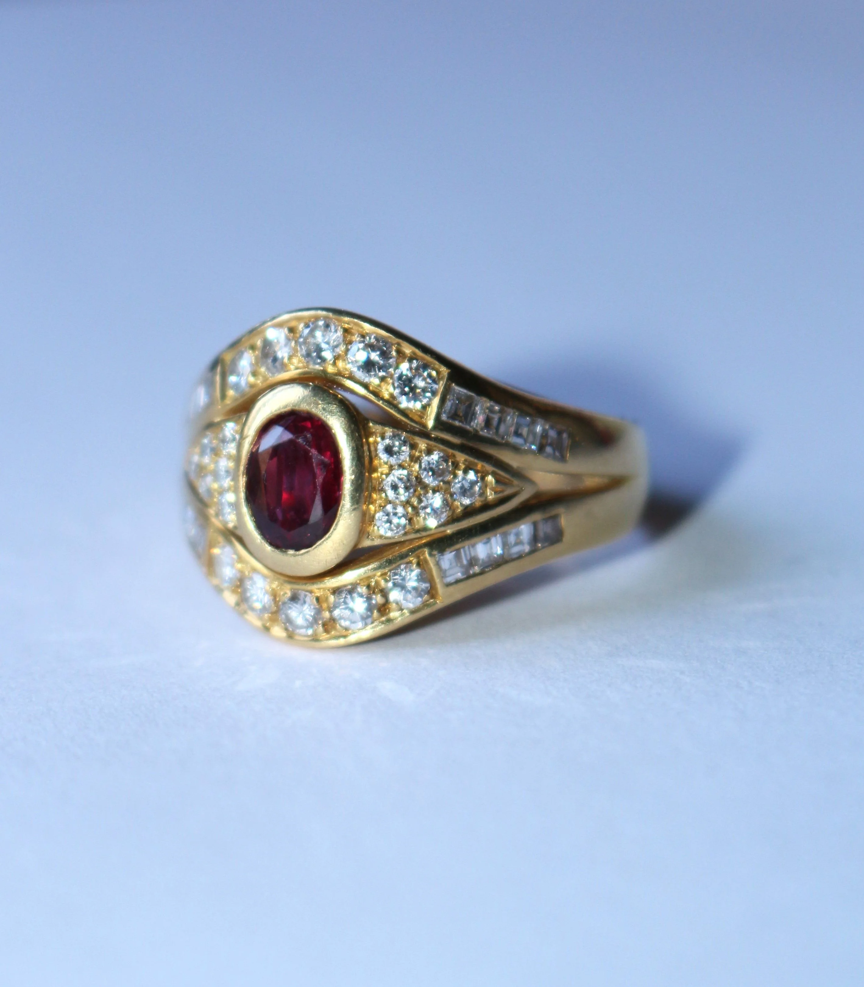 Bague Rubis Diamants Sur Or Jaune - Image 10