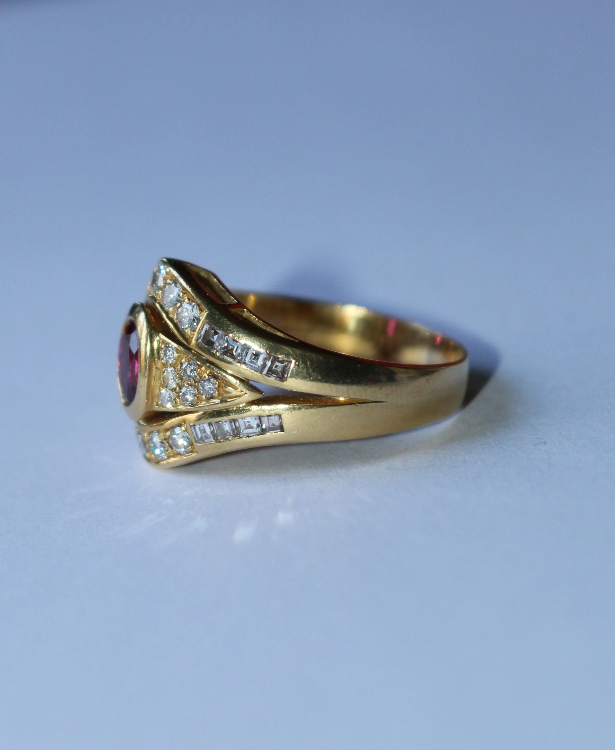 Bague Rubis Diamants Sur Or Jaune - Image 8