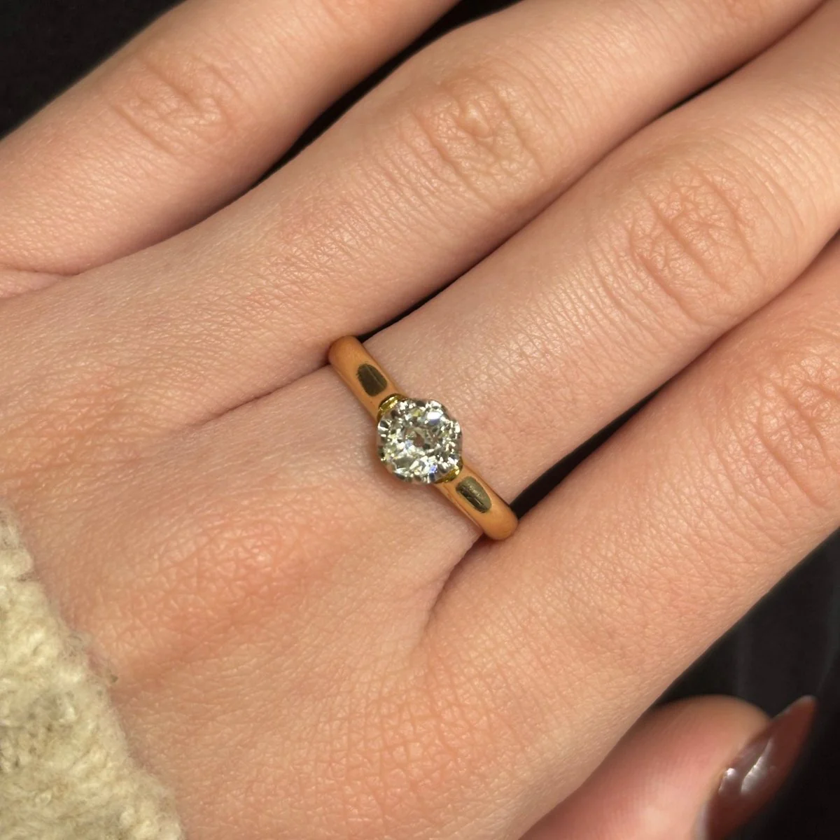 Bague Solitaire en or jaune et diamant - Image 2