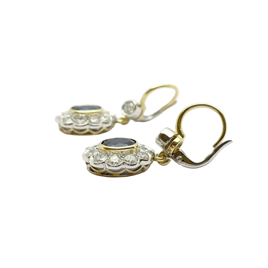 Boucles d'oreilles Dormeuses en or blanc, or jaune, saphirs et diamants - Image 2