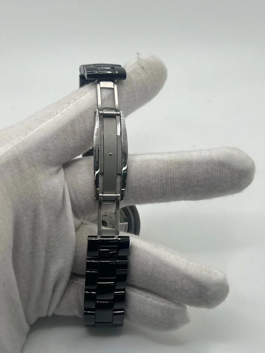 Chanel J12 Calibre 12.1 & Diamonds - Image 10