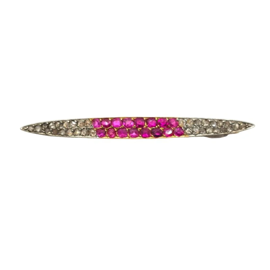 Broche Barrette en or jaune, or blanc, rubis et diamants