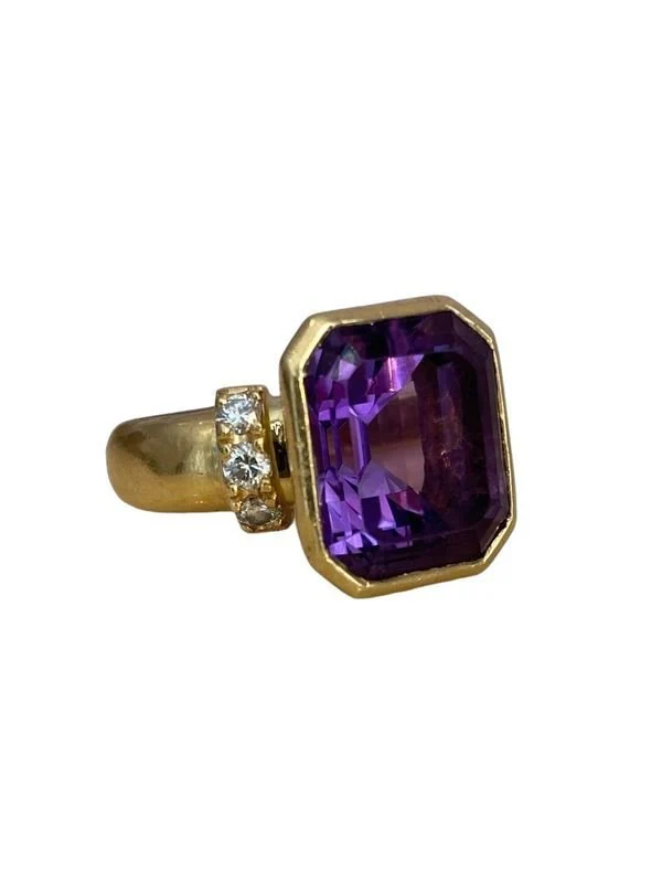 Importante bague, en or jaune 18k, améthyste et diamants - Image 4