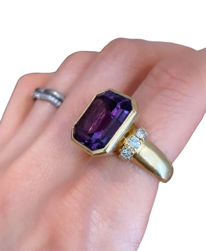 Importante bague, en or jaune 18k, améthyste et diamants - Image 6