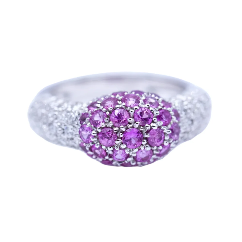 Bague en or blanc avec diamants et saphirs roses