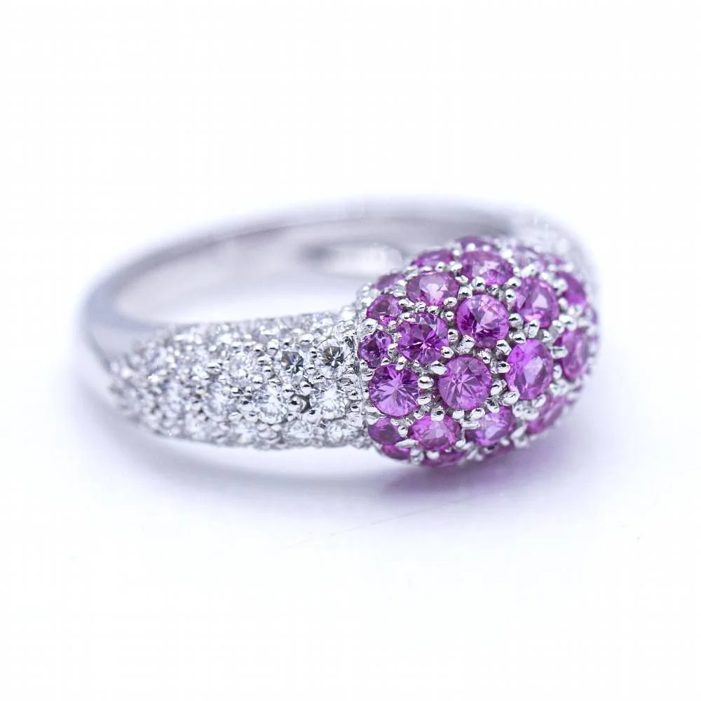 Bague en or blanc avec diamants et saphirs roses - Image 2