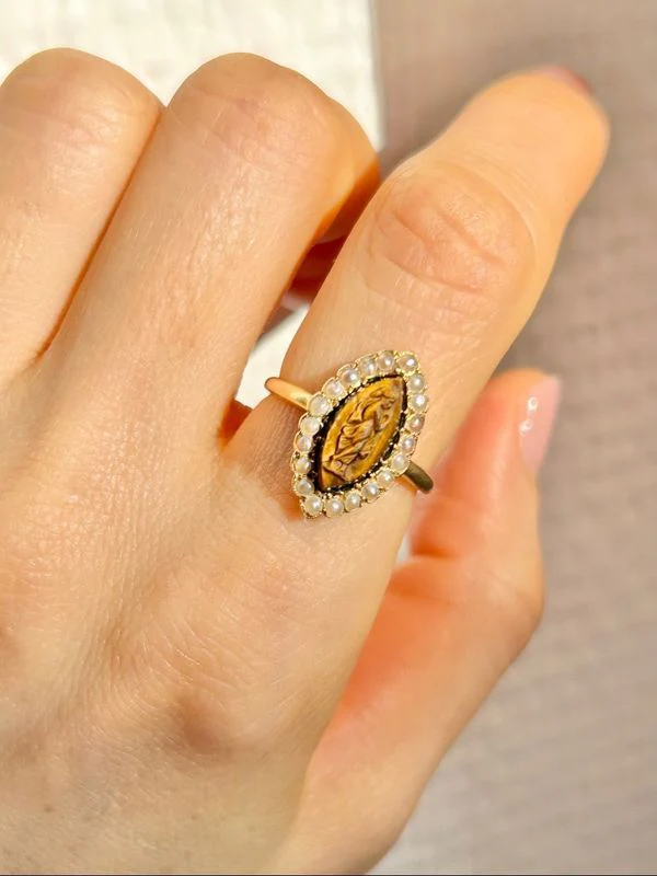 Bague ancienne en or jaune 18k œil de tigre et perles - Image 5