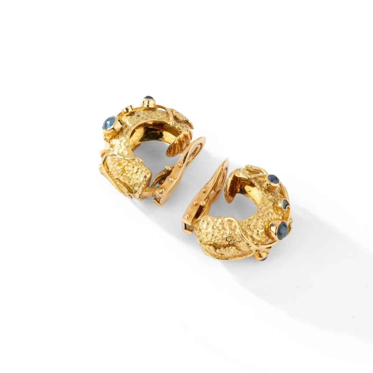 Boucles d'oreilles Clip en or jaune émail bleu et saphir - Image 3