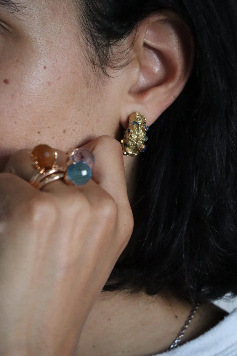 Boucles d'oreilles Clip en or jaune émail bleu et saphir - Image 5