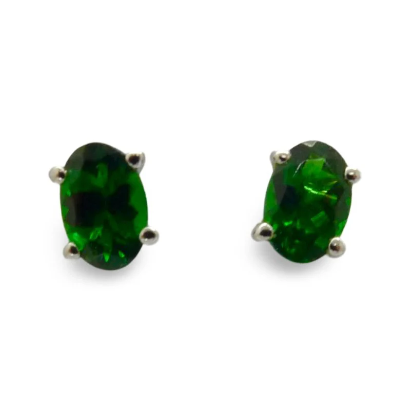 Boucles d'oreilles Puces en or blanc et grenats