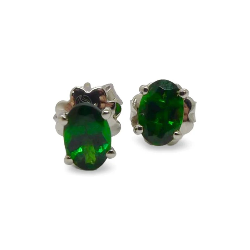 Boucles d'oreilles Puces en or blanc et grenats - Image 2