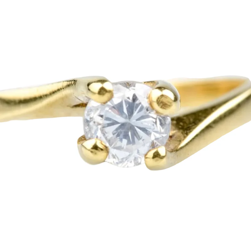 Bague Solitaire en or jaune et diamant