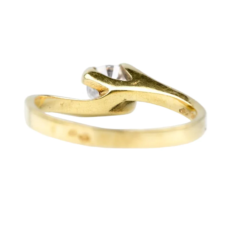 Bague Solitaire en or jaune et diamant - Image 3