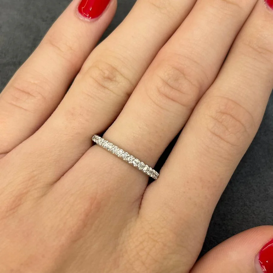 Bague Alliance en or blanc et diamants - Image 2