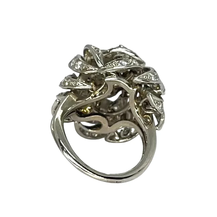 Bague Marguerite en or blanc, platine, et diamants - Image 5