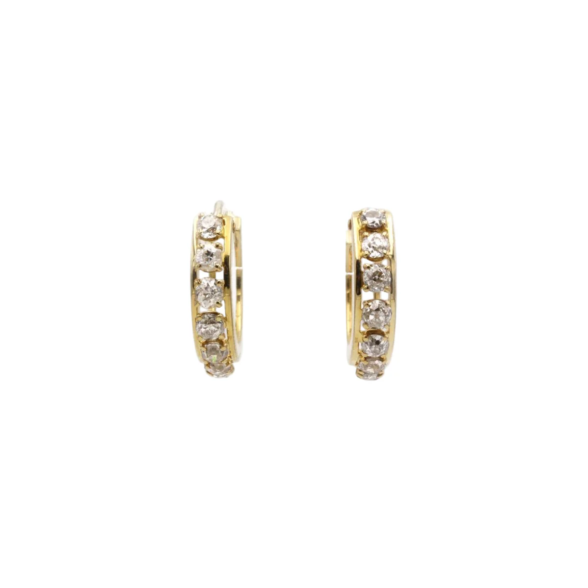 Boucles d'oreilles Créoles en or jaune et diamants - Image 4